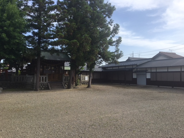 市神神社の掃除